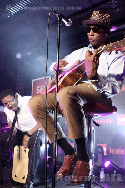 RAPHAEL SAADIQ - 2009-07-08 - PARIS - Studio SFR - 